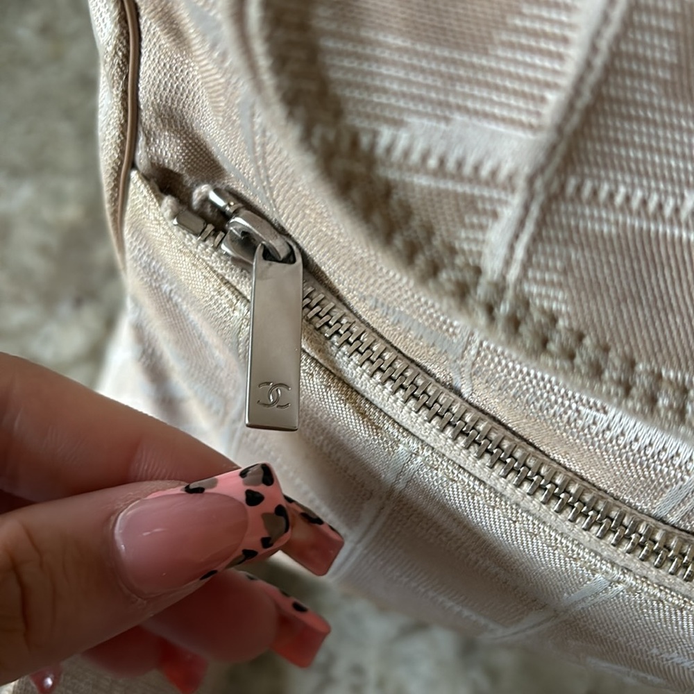 Chanel - Picture 2 of 9